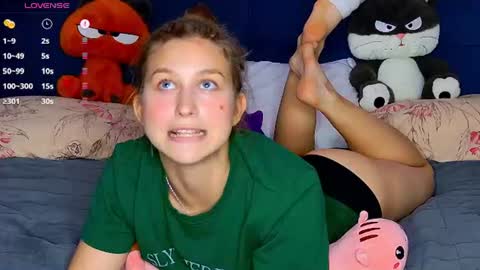 Snapshot of miss_emily_miller chatting on 07-28-26, 06:20 Emily online show from 07-28-26, 06:20