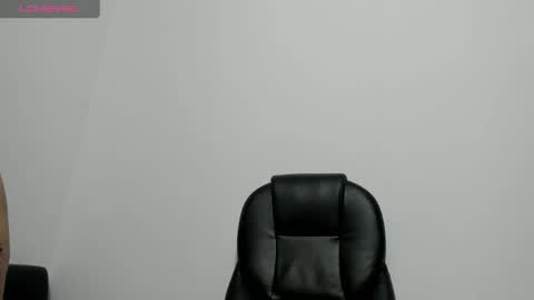 miss_eylens online show from 04-19-26, 01:38