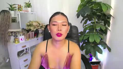 miss_fhakarat online show from 10-19-25, 05:57