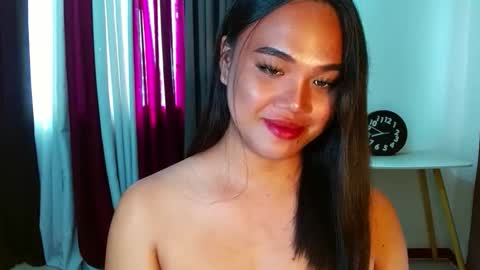 Snapshot of miss_fucos chatting on 10-01-25, 12:05 Lara online show from 10-01-25, 12:05