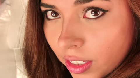  Elisabeth  IG galax xxia       online show from 01-07-25, 07:10