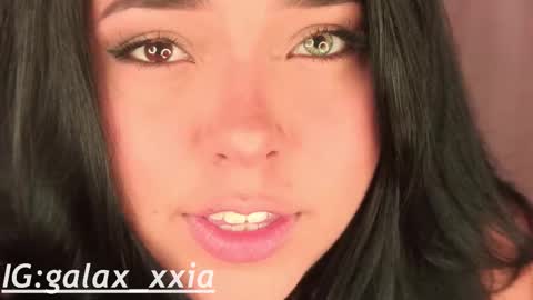  Elisabeth  IG galax xxia       online show from 10-29-25, 08:10