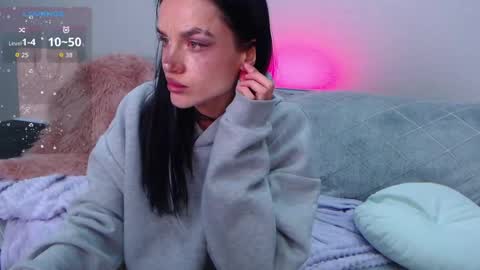 Keira online show from 05-18-26, 12:40