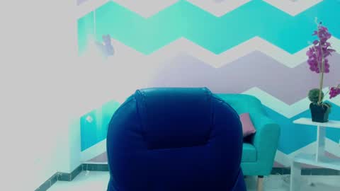 Snapshot of miss_honey1 chatting on 02-10-25, 05:36 miss_honey1 online show from 02-10-25, 05:36