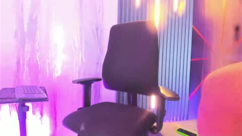 miss_isa19 online show from 05-26-26, 12:39