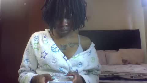 Miss Kiarrafit online show from 10-14-25, 08:04