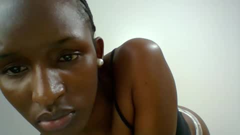 kiki online show from 10-12-25, 11:31