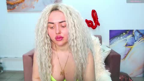 Snapshot of miss_kiten chatting on 02-28-25, 12:54 miss_kiten online show from 02-28-25, 12:54