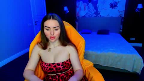 miss_kiten online show from 06-19-26, 08:34