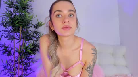 Alana online show from 10-24-25, 12:41