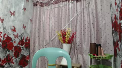 Snapshot of miss_lianslim chatting on 03-12-25, 01:36 inday online show from 03-12-25, 01:36