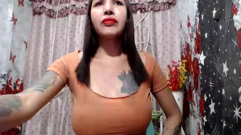 Snapshot of miss_lianslim chatting on 11-11-25, 08:25 inday online show from 11-11-25, 08:25