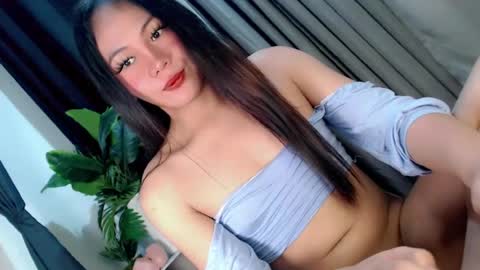 miss_lily23 online show from 07-23-26, 06:55
