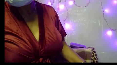 Snapshot of miss_mahi69 chatting on 12-18-25, 01:28 Mahi online show from 12-18-25, 01:28