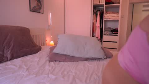 Snapshot of miss_maya chatting on 06-15-26, 02:41 Maya online show from 06-15-26, 02:41
