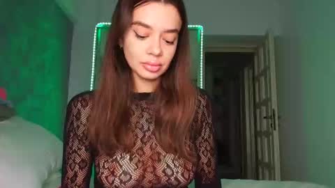 Snapshot of miss_medyson chatting on 09-19-25, 07:32 miss_medyson online show from 09-19-25, 07:32