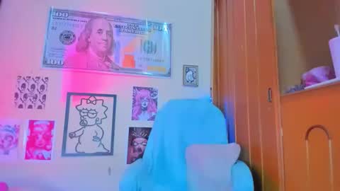 Snapshot of miss_meggaann chatting on 05-28-26, 01:47 MEGG online show from 05-28-26, 01:47