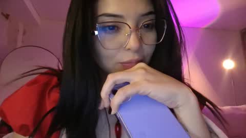 Snapshot of miss_meii chatting on 09-21-25, 06:37 Alejandra online show from 09-21-25, 06:37