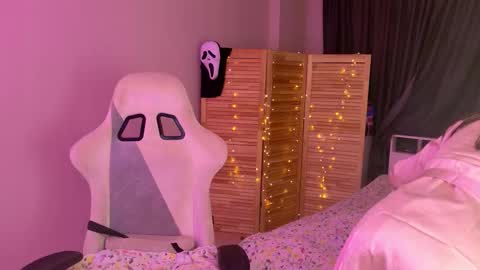 Mamma Mia online show from 10-26-25, 05:46