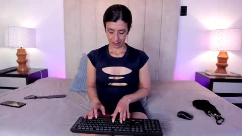 miss_milf_ online show from 04-15-26, 07:54
