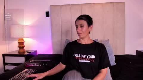 Snapshot of miss_milf_ chatting on 05-30-26, 08:06 miss_milf_ online show from 05-30-26, 08:06