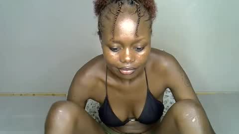 Snapshot of miss_pretty1 chatting on 12-17-25, 08:53 miss_pretty1 online show from 12-17-25, 08:53