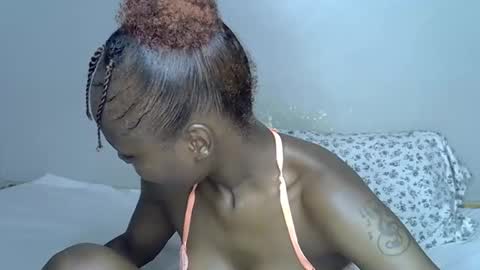 Snapshot of miss_pretty1 chatting on 12-18-25, 09:04 miss_pretty1 online show from 12-18-25, 09:04