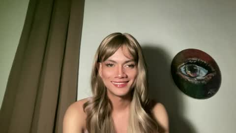 Snapshot of miss_sapharinaxxx chatting on 07-30-26, 01:21 Miss SAPHA online show from 07-30-26, 01:21