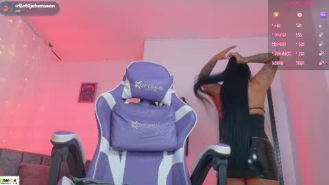 Snapshot of miss_scarllet chatting on 07-23-26, 12:58 100 thumbs up online show from 07-23-26, 12:58