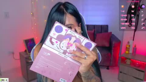 Snapshot of miss_scarllet chatting on 07-27-26, 01:07 100 thumbs up online show from 07-27-26, 01:07
