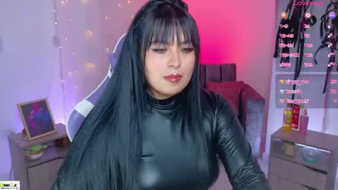 Snapshot of miss_scarllet chatting on 07-28-26, 03:21 100 thumbs up online show from 07-28-26, 03:21