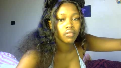 Snapshot of miss_sexyyy chatting on 10-15-25, 02:06 miss_sexyyy online show from 10-15-25, 02:06