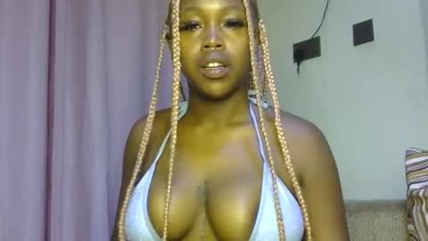 Snapshot of miss_sexyyy chatting on 11-20-25, 01:00 miss_sexyyy online show from 11-20-25, 01:00