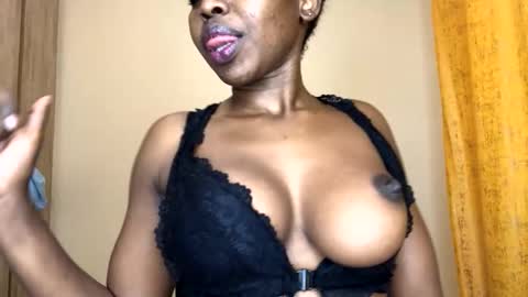 Snapshot of miss_squirts chatting on 06-10-26, 10:14 BELLAH online show from 06-10-26, 10:14