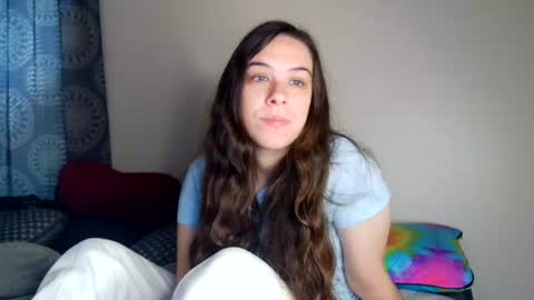 Snapshot of miss_sunshine01 chatting on 06-28-26, 04:02 Bella online show from 06-28-26, 04:02