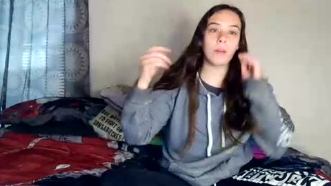 Snapshot of miss_sunshine01 chatting on 07-22-26, 04:54 Bella online show from 07-22-26, 04:54
