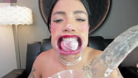 Vaiolette online show from 01-10-25, 02:02