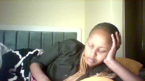 Snapshot of miss_vall chatting on 01-12-26, 08:25 miss_vall online show from 01-12-26, 08:25