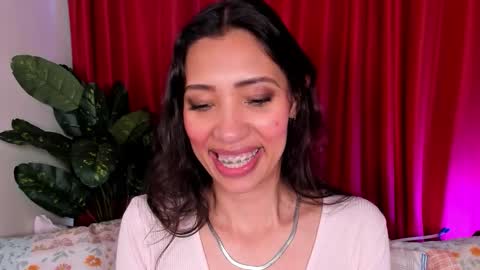 Snapshot of miss_veronica2 chatting on 12-18-25, 01:17 Miss Veronica online show from 12-18-25, 01:17