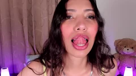 Snapshot of miss_veronica2 chatting on 02-06-26, 01:03 Miss Veronica online show from 02-06-26, 01:03