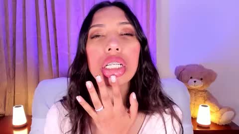 Snapshot of miss_veronica2 chatting on 02-17-26, 01:07 Miss Veronica online show from 02-17-26, 01:07