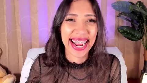 Snapshot of miss_veronica2 chatting on 03-12-26, 01:39 Miss Veronica online show from 03-12-26, 01:39