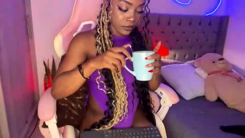 Tay Tay Independent Model   online show from 12-14-24, 07:51