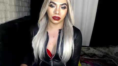 Snapshot of missaira69 chatting on 03-10-25, 04:17 AIRA online show from 03-10-25, 04:17