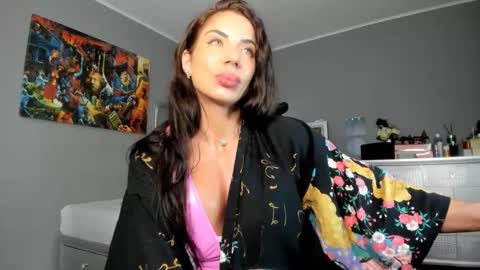 Snapshot of missale chatting on 03-07-25, 03:18 Alesyamuscledoll online show from 03-07-25, 03:18
