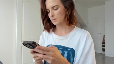 Snapshot of missalexthorn chatting on 03-17-26, 10:29 Alexandra Thorn online show from 03-17-26, 10:29