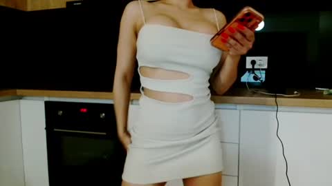 Snapshot of missalice13 chatting on 06-30-26, 11:17 Queen A online show from 06-30-26, 11:17