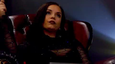 Snapshot of missalicereign chatting on 04-16-26, 05:41 AliceReign online show from 04-16-26, 05:41