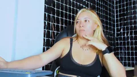 missalmafenix online show from 05-18-26, 04:57