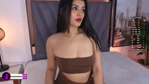 Laura online show from 10-21-25, 01:45